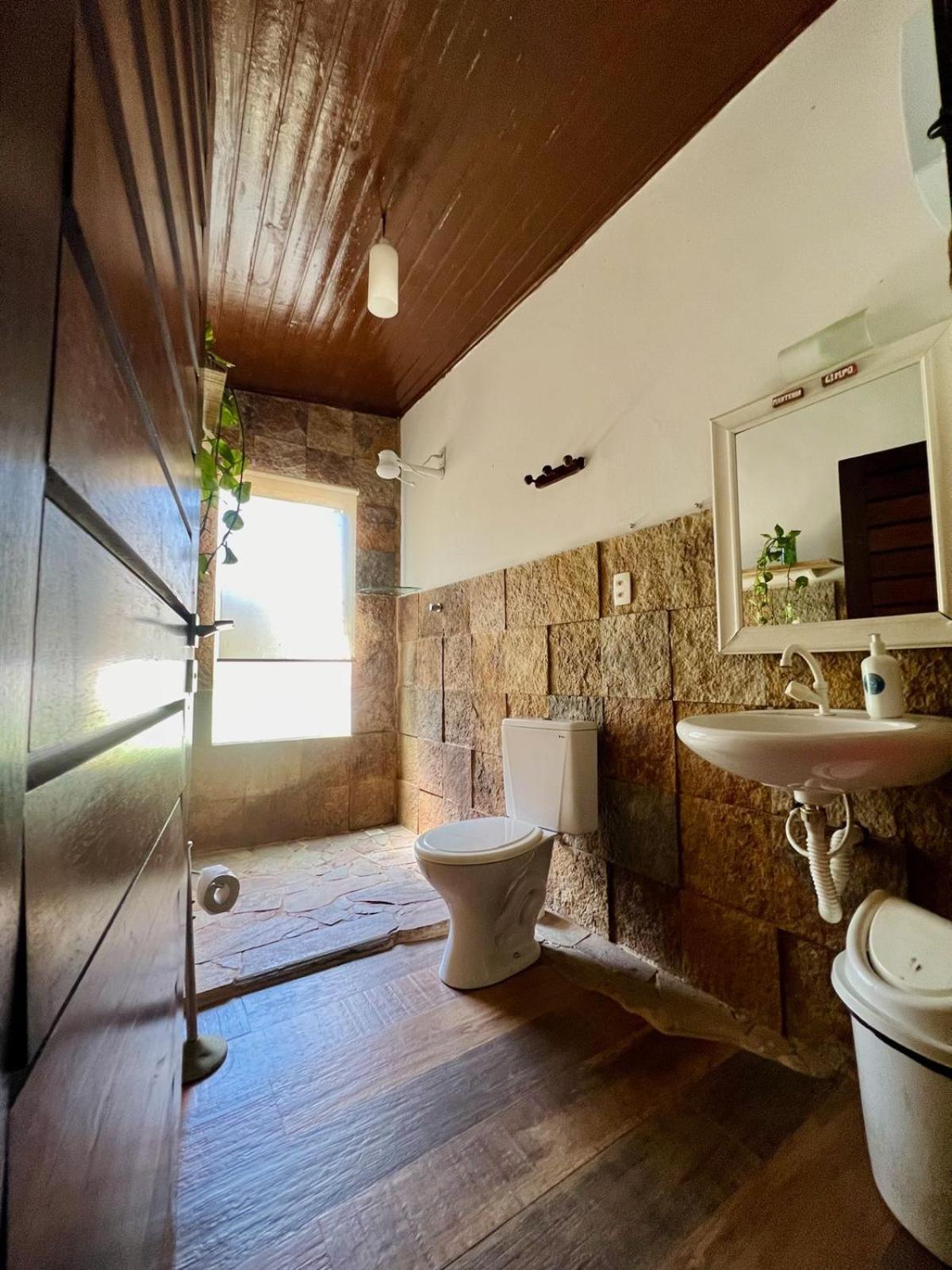 Tropical Albergue